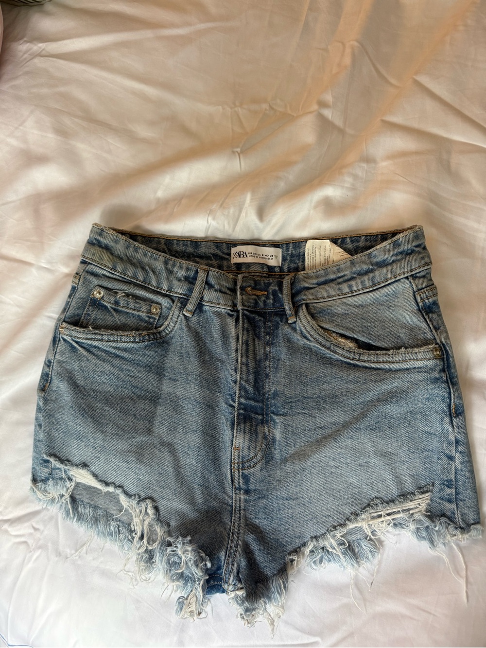 Zara Blue Washed Denim Shorts with Contrast Stitching